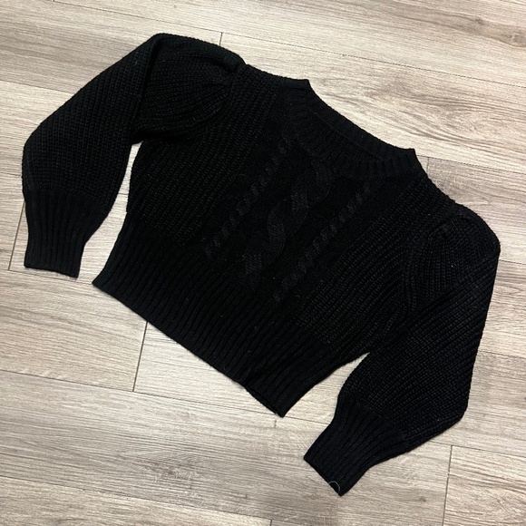 Black oversized cropped sweater - Picture 1 of 6